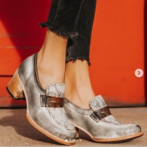 Freebird by Steven Chevelle-size 6-multi blue/Ice